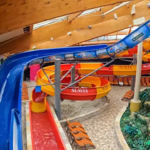 🎶 HIT, KTERÝ SE VYPLATÍ 💦 - vyhraj celodenní rodinnou vstupenku do Aquapalace Praha!