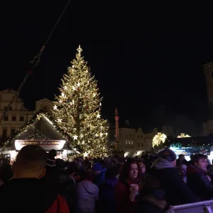 DĚKUJEME, ŽE JSTE S NÁMI ROZSVÍTILI PRAHU