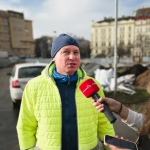 Na náměstí Jiřího z Poděbrad dnes došlo na Slavnostní poklepání základního kamene v rámci rekonstrukce