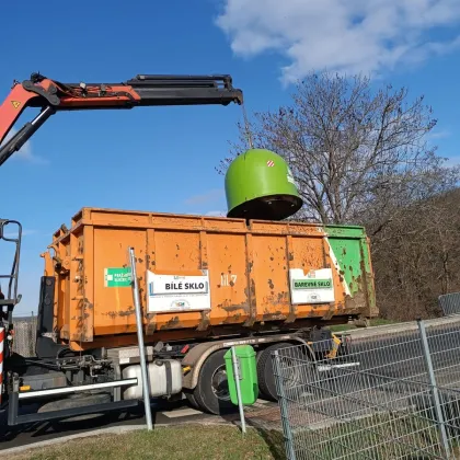 Dynamický svoz skla Praze ušetřil dva miliony korun