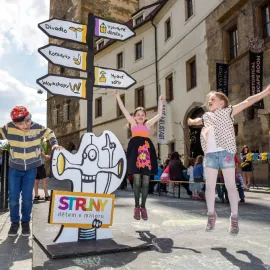 Zvídavě děti a hravé rodiče zabaví festival Struny dětem