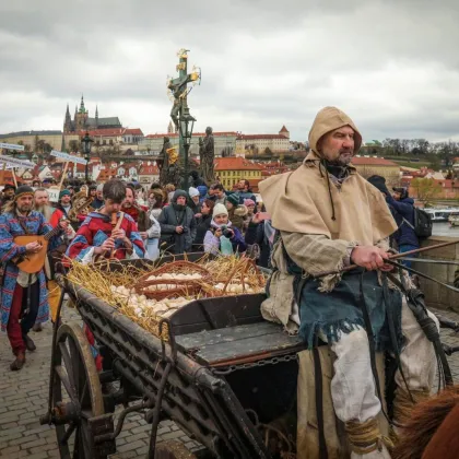 Vajíčkobraní 2026 na Karlově mostě