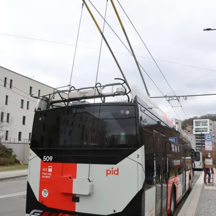 Na Prahu 5 se vrací trolejbusy