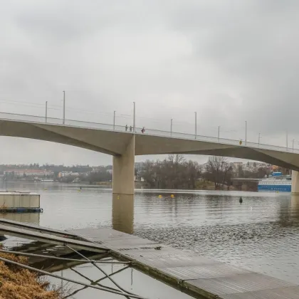 Dvorecký most ožívá, Pražany láká na odpolední program