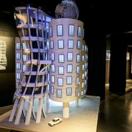 Tančící dům slaví 30 let, ukáže nezveřejněné materiály