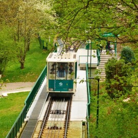 Lanovka na Petřín je pořád v kurzu. Loni svezla na 1,7 milionu lidí!