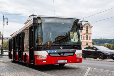 Všechny autobusové a trolejbusové zastávky budou od 29. 6. 2024 na znamení