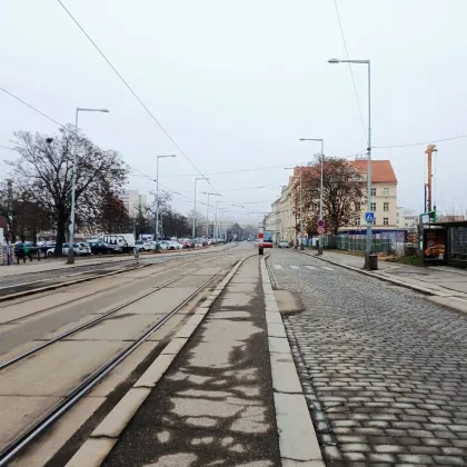 Uzavírka v ulici Na Výstavišti na Praze 7