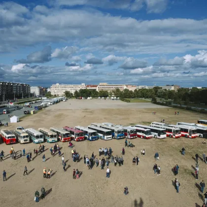 Autobusová sobota s PID na Letné