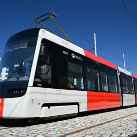 Nová tramvaj Škoda 52T už vozí cestující