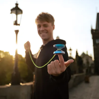 Yoyování už dávno není jen dětská zábava