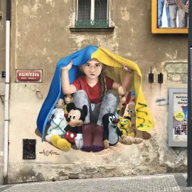 Mural s ukrajinskou holčičkou z Nuslí zmizel. Symbol solidarity zmizel po dvou letech