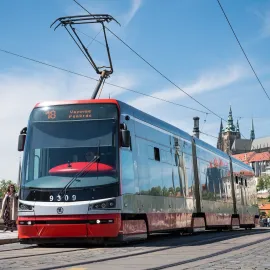 Omezení v MHD o prázdninách i na svátek