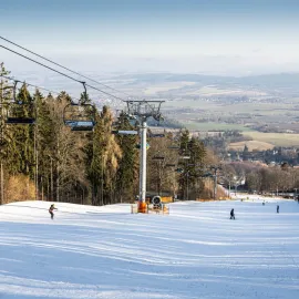 Kde si zalyžovat v okolí Prahy?