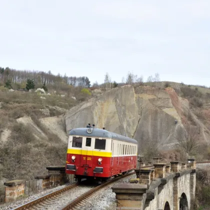 Vánoční motoráček: nostalgická projížďka Prahou