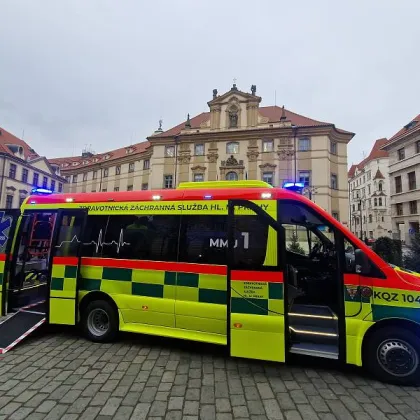 Pražská záchranka má nový evakuační speciál EVA